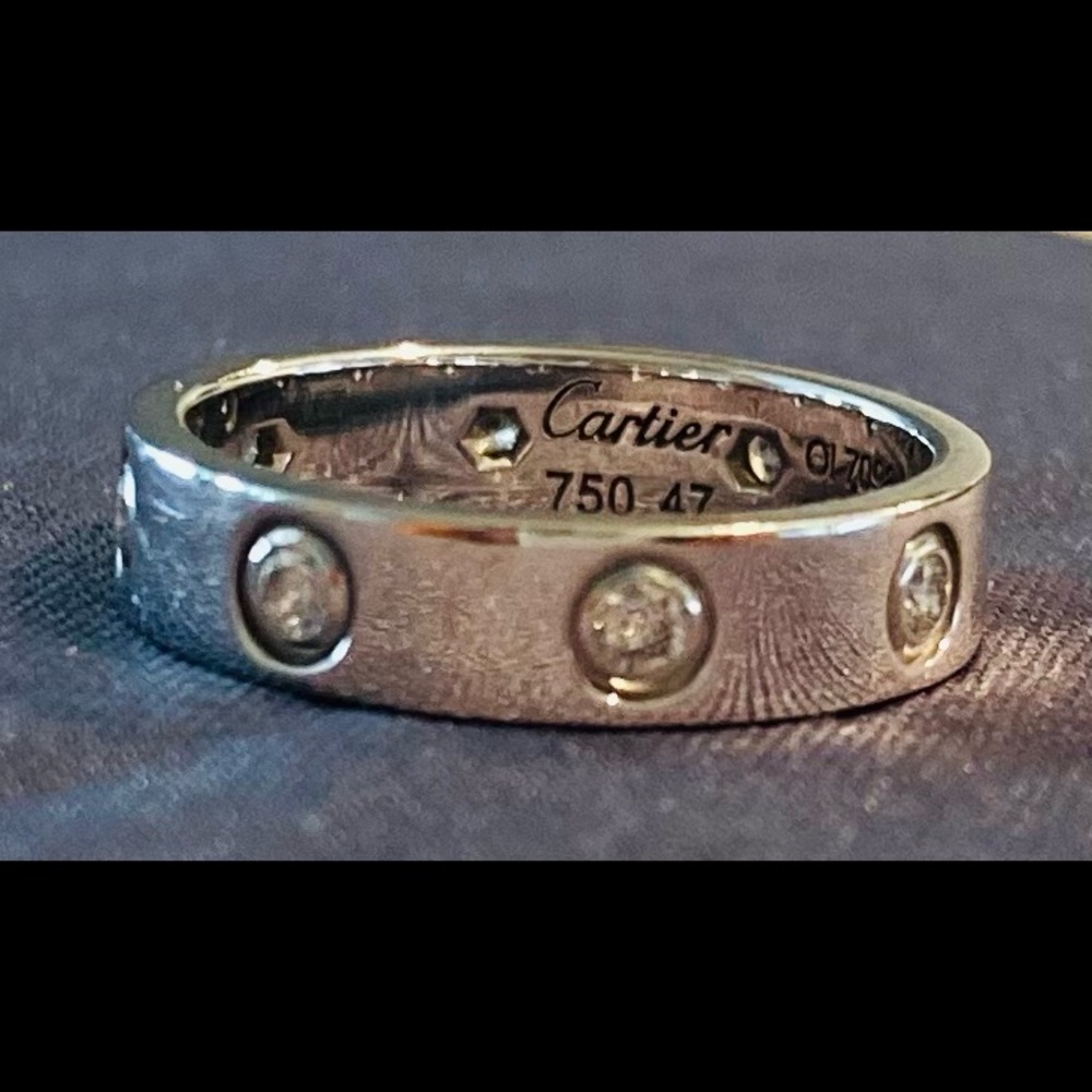 Cartier Love Ring - 8 diamond - 18K White Gold